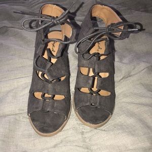 Blu Spero Suede lace up heels